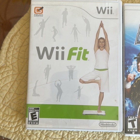 2 Wii GAMES    Wii Fit & Smack Down vs Raw 2008 - Picture 2 of 5